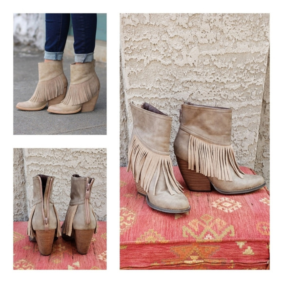 VolatileKHLOE‎ FRINGE BOOTIE - Picture 1 of 8
